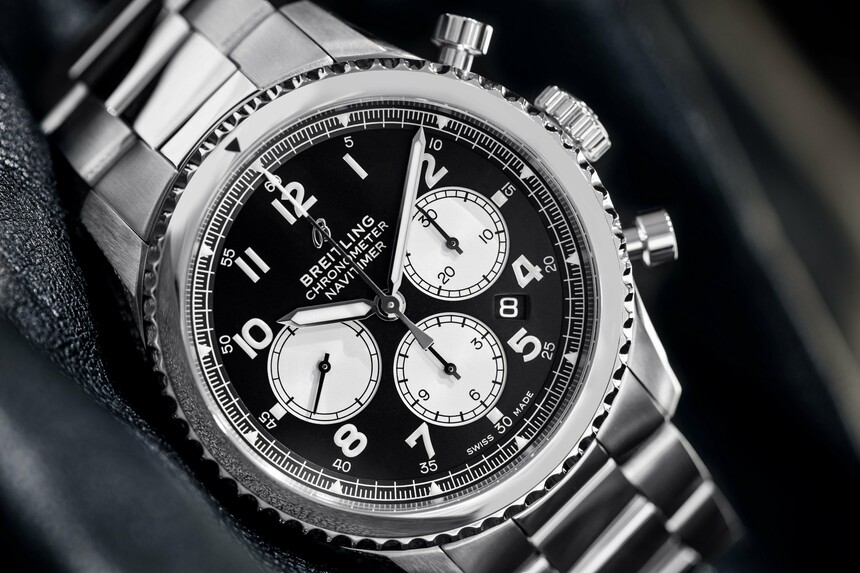 Breitling Navitimer 8 B01 s reverzním panda číselníkem.