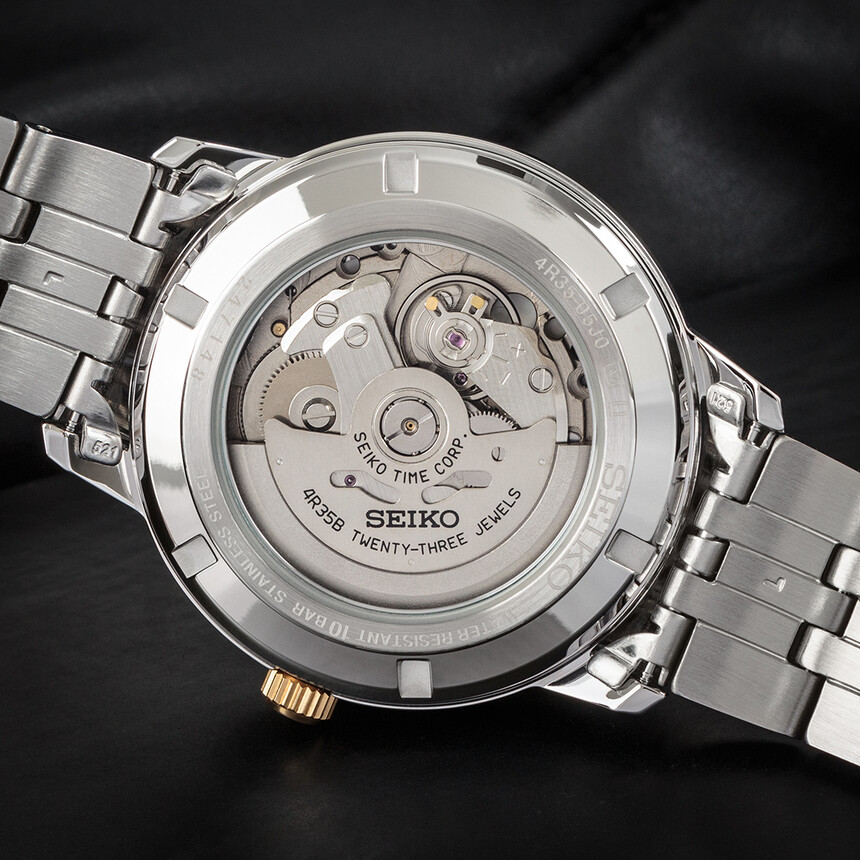 Strojek 4R35 v hodinkách Seiko.
