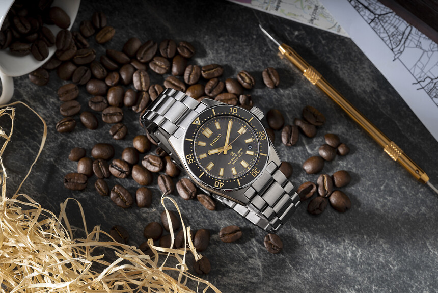 Edice k 100. výročí prvních náramkových hodinek Seiko se zlatohnědými akcenty.
